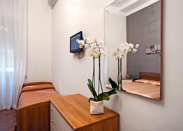 Via Marsaglia Hotel 3*